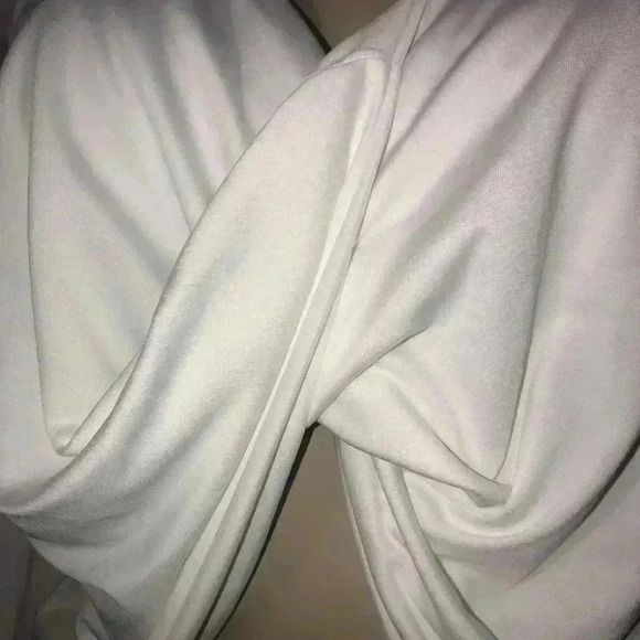 Xin Yan White Blouse with a Twist - Picture 5 of 7